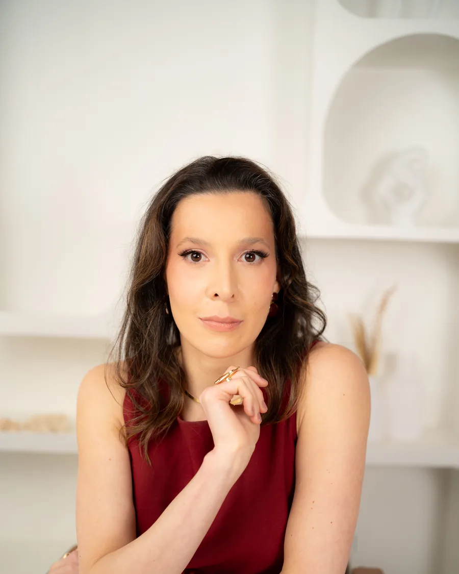 Dra. Ana Monteiro, médica de medicina estética facial em Florianópolis